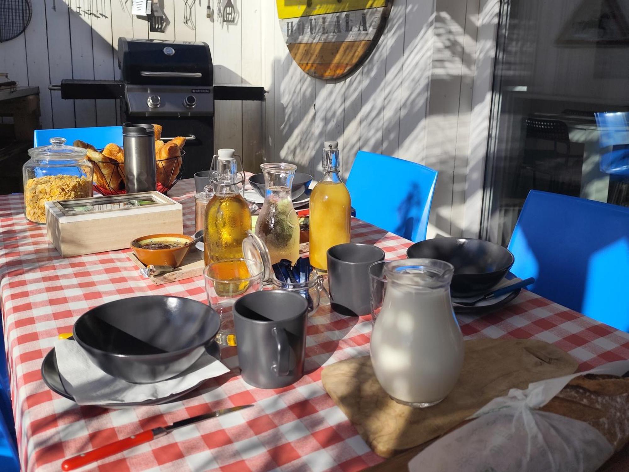 Houlala - Relais D'Etape - Chambres D'Hotes Pont-Eveque Luaran gambar