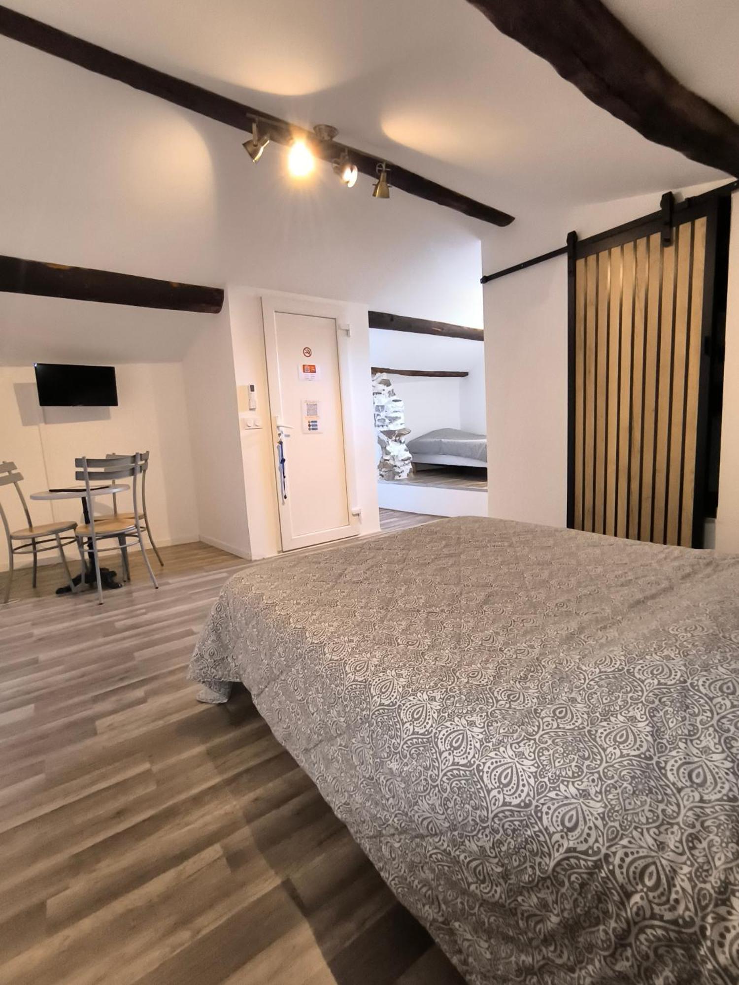 Houlala - Relais D'Etape - Chambres D'Hotes Pont-Eveque Luaran gambar